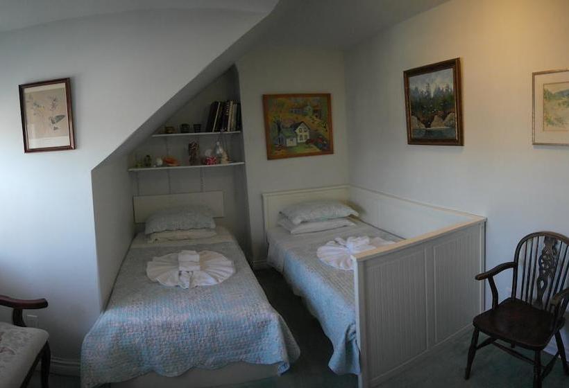 Hotel Bed&Breakfast Rose Garden | Toronto | Ontario | Canada 8