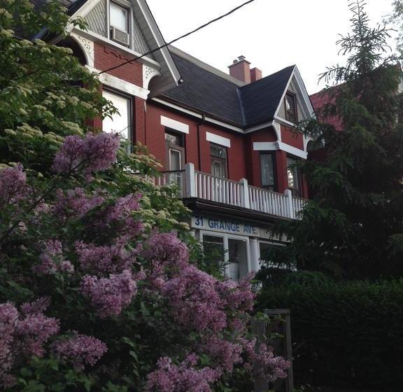 Hotel Chinatown Travellers Home | Toronto | Ontario | Canada 4