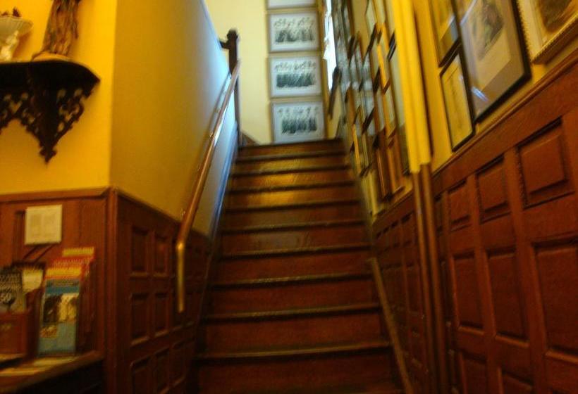 Hotel A Moment In Time | Niagara Falls | Ontario | Canada 11