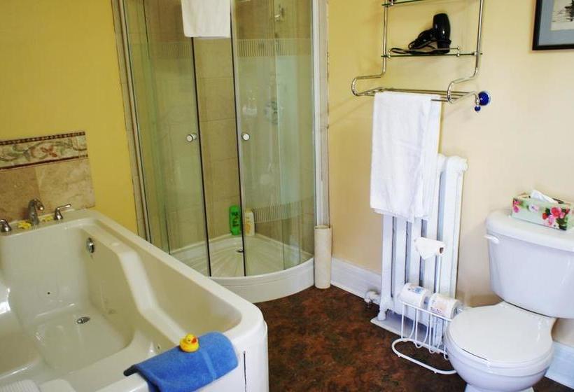 Hotel A Moment In Time | Niagara Falls | Ontario | Canada 12