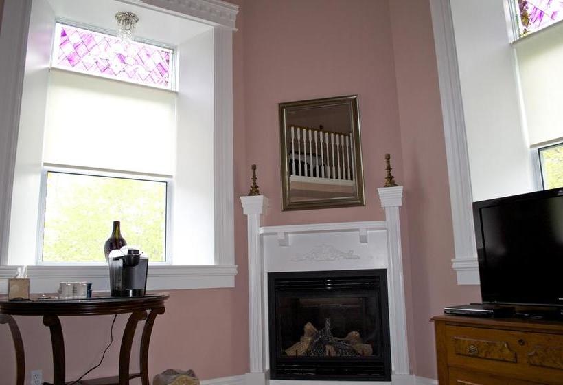 Hotel Brancliff Inn C1859 | Niagara Falls | Ontario | Canada 5