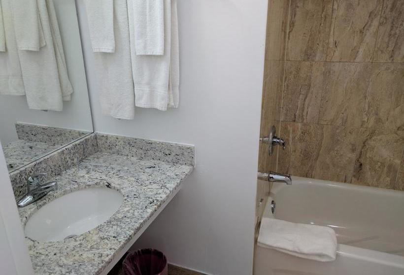 Franklin Motel & Trailer Park | North Bay | Ontario | Canada 4