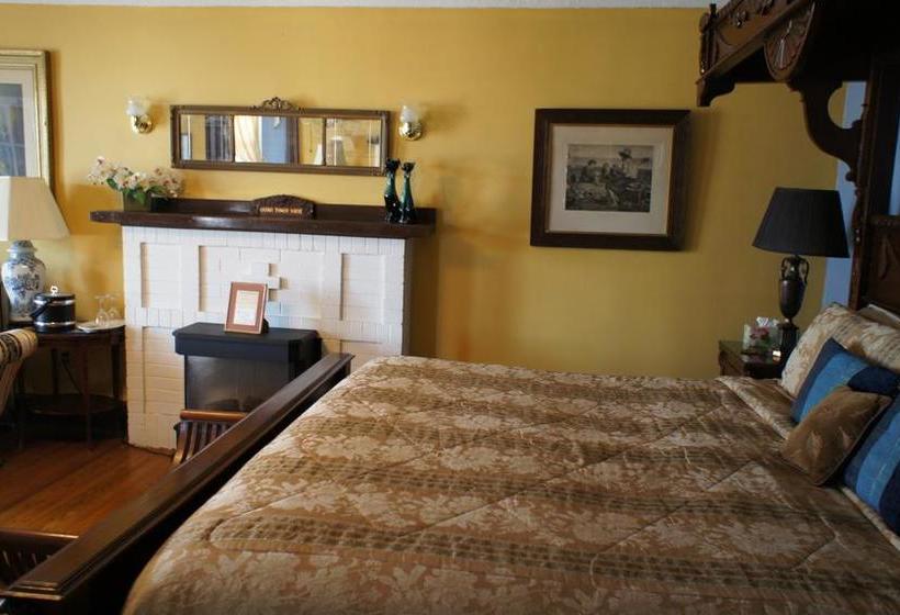 Hotel A Night To Remember | Niagara Falls | Ontario | Canada 5