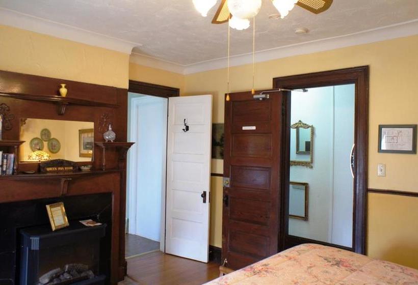 Hotel A Night To Remember | Niagara Falls | Ontario | Canada 8