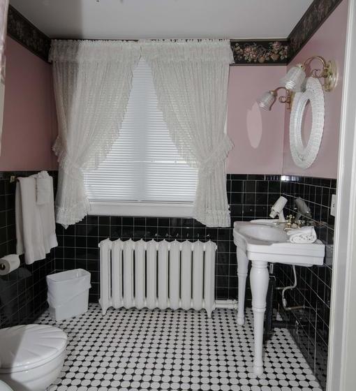 Hotel Chestnut Inn Bed&Breakfast | Niagara Falls | Ontario | Canada 7