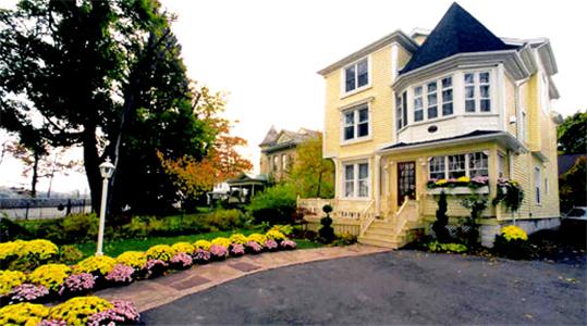 Hotel Bedham Hall Bed & Breakfast | Niagara Falls | Ontario | Canada 1