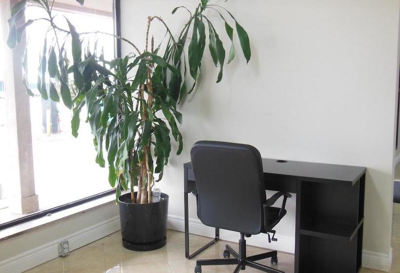 Nu Hotel Toronto Airport | Mississauga | Ontario | Canada 10