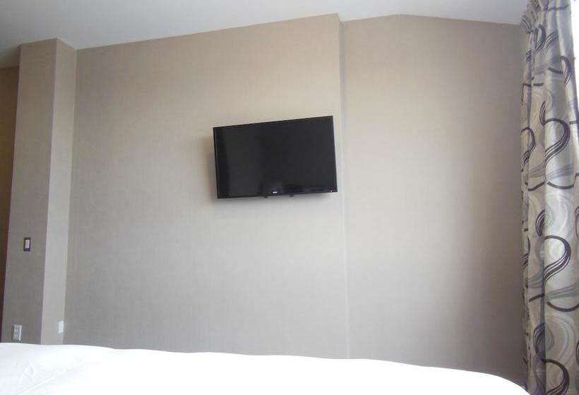 Nu Hotel Toronto Airport | Mississauga | Ontario | Canada 13