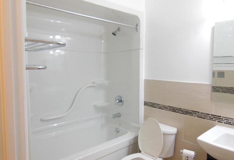 Nu Hotel Toronto Airport | Mississauga | Ontario | Canada 9