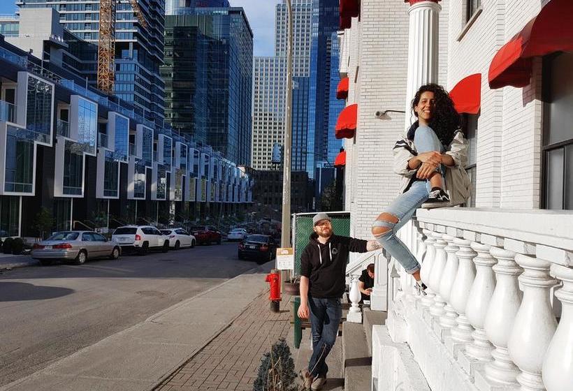 Hotel Auberge Hi-montreal