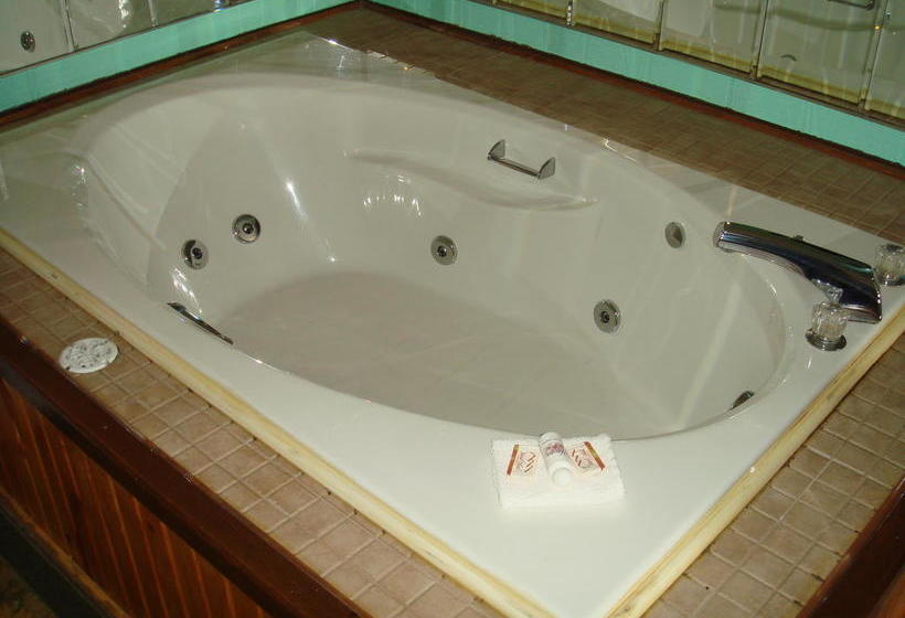 Motor Court Motel | London | Ontario | Canada 10