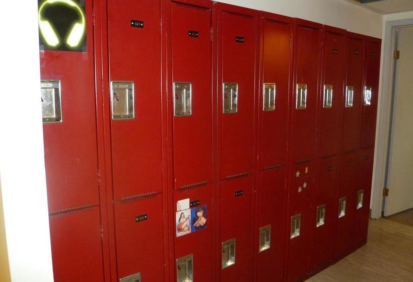 Hotel Vernon Hostel | Kelowna | British Columbia | Canada 20