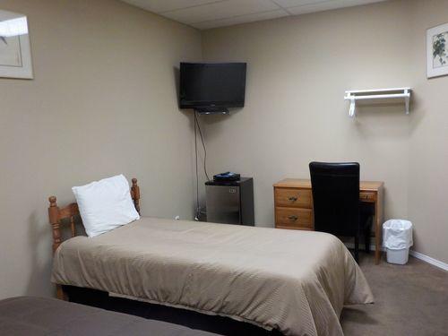 Hotel Vernon Hostel | Kelowna | British Columbia | Canada 3