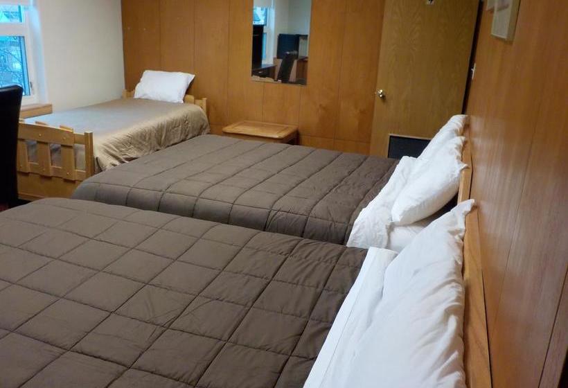 Hotel Vernon Hostel | Kelowna | British Columbia | Canada 7