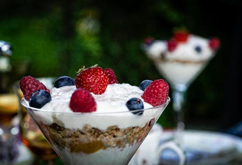 Hotel Seasons Above The Bay Guest Suites And B&b | Duncan | British Columbia | Canada 2