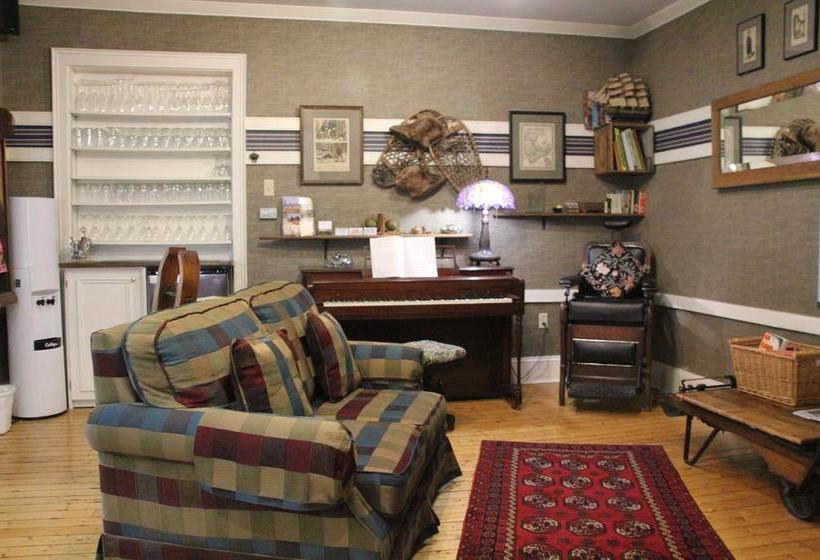 Hotel Shipwright Inn | Charlottetown | Prince Edward Island | Canada 16