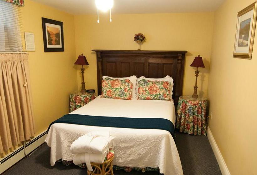 Hotel Shipwright Inn | Charlottetown | Prince Edward Island | Canada 20