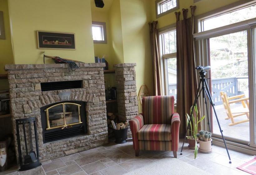 Hotel Buffaloberry Bed And Breakfast | Canmore | Alberta | Canadá 2