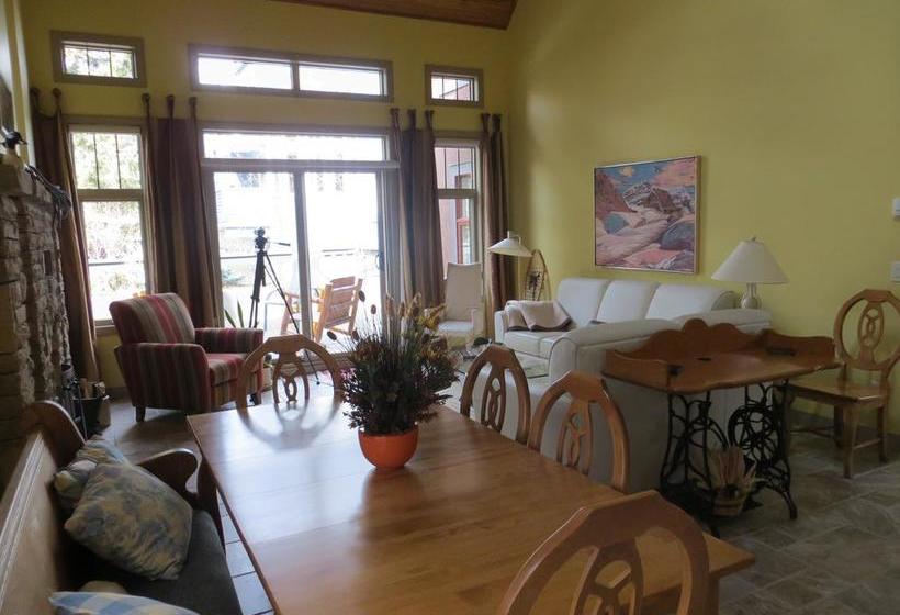 Hotel Buffaloberry Bed And Breakfast | Canmore | Alberta | Canadá 3