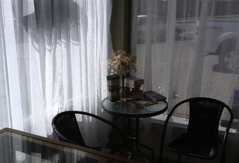 Colonial Motel | Nanaimo | British Columbia | Canada 3