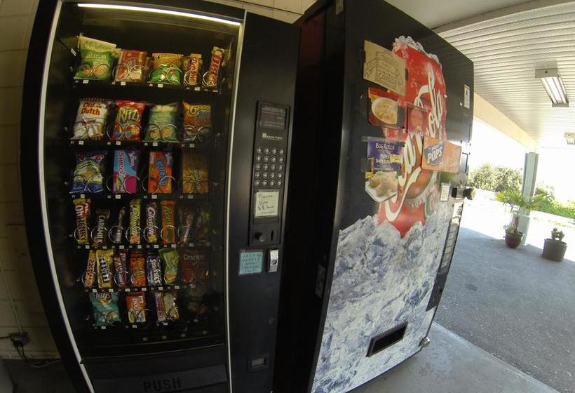 Value Lodge Economy Motel | Nanaimo | British Columbia | Canada 13