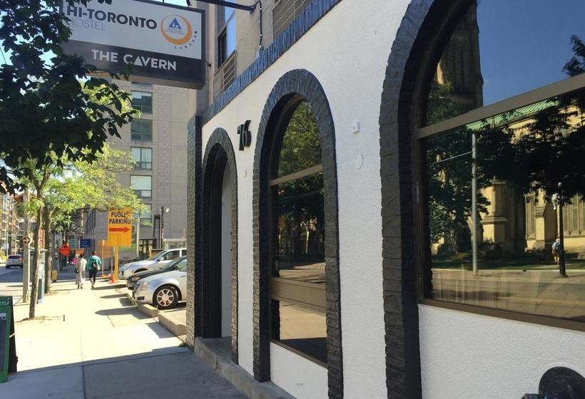 Hotel Hi-toronto Hostel