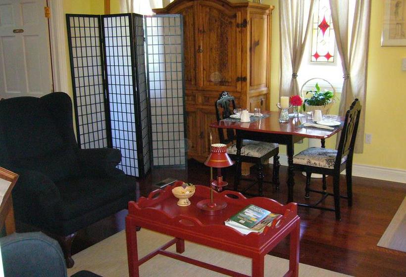 Hotel 1818 Rising Sun Bed & Breakfast | Niagara on the Lake | Ontario | Canadá 17