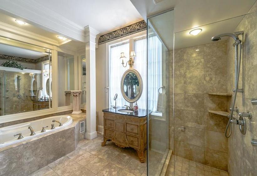 Hotel Post House Inn - Circa 1835 | Niagara on the Lake | Ontario | Canada 11