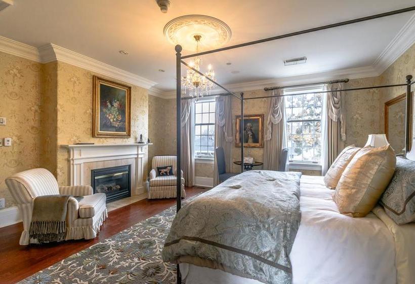 Hotel Post House Inn - Circa 1835 | Niagara on the Lake | Ontario | Canada 12