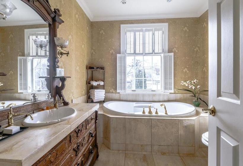 Hotel Post House Inn - Circa 1835 | Niagara on the Lake | Ontario | Canada 14