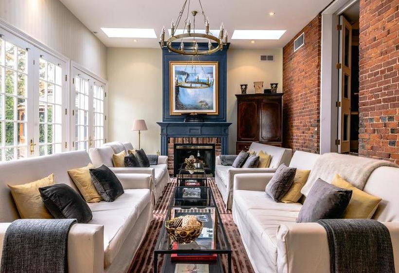 Hotel Post House Inn - Circa 1835 | Niagara on the Lake | Ontario | Canada 4