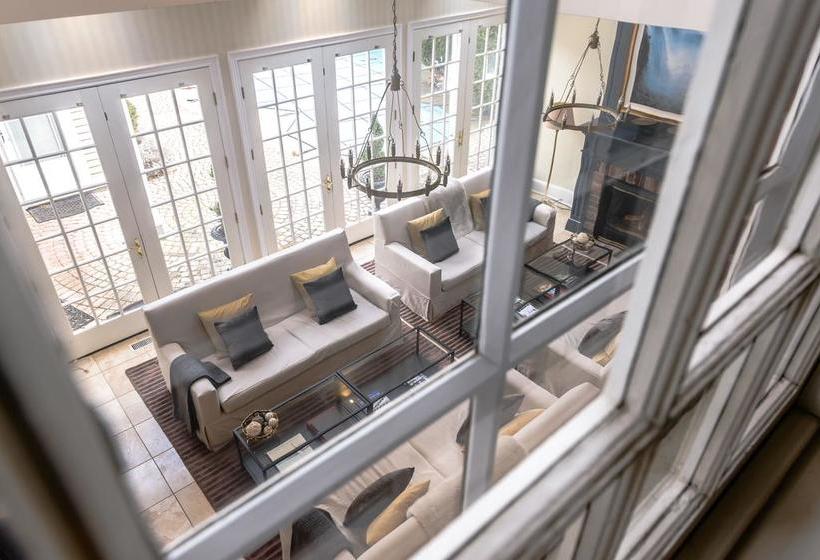 Hotel Post House Inn - Circa 1835 | Niagara on the Lake | Ontario | Canada 7