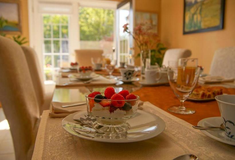 Hotel In Elegance Bed And Breakfast | Niagara on the Lake | Ontario | Canada 4