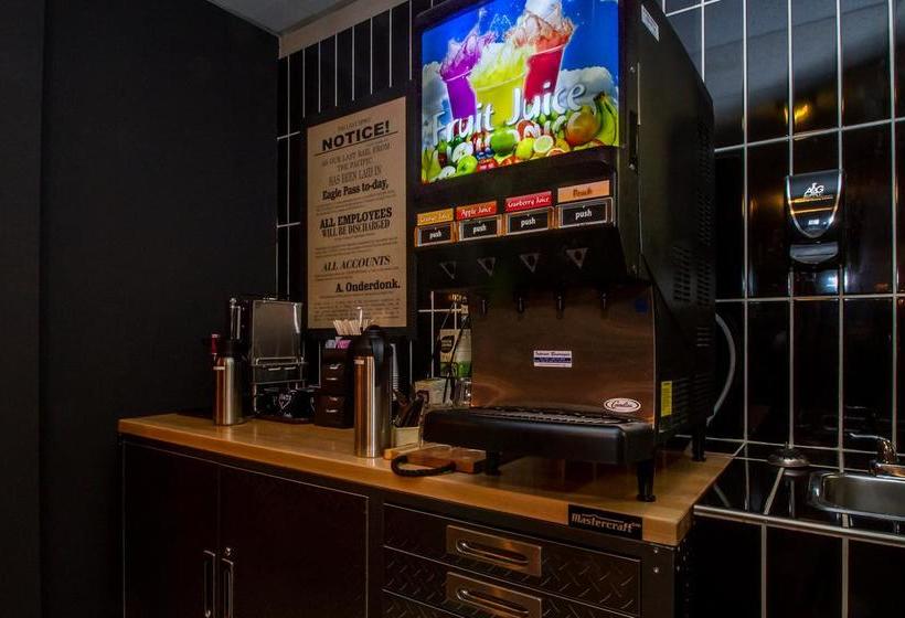 Stoke Hotel | Revelstoke | British Columbia | Canada 15