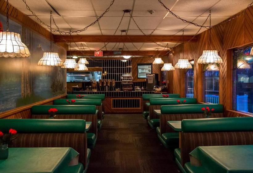 Stoke Hotel | Revelstoke | British Columbia | Canada 16