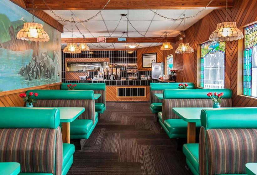 Stoke Hotel | Revelstoke | British Columbia | Canada 5