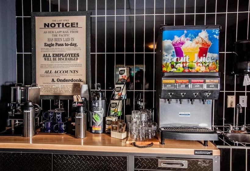 Stoke Hotel | Revelstoke | British Columbia | Canada 9