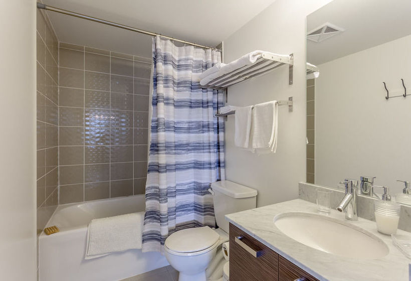 Aoc Suites - Luxury Condo - City View | Toronto | Ontario | Canada 8