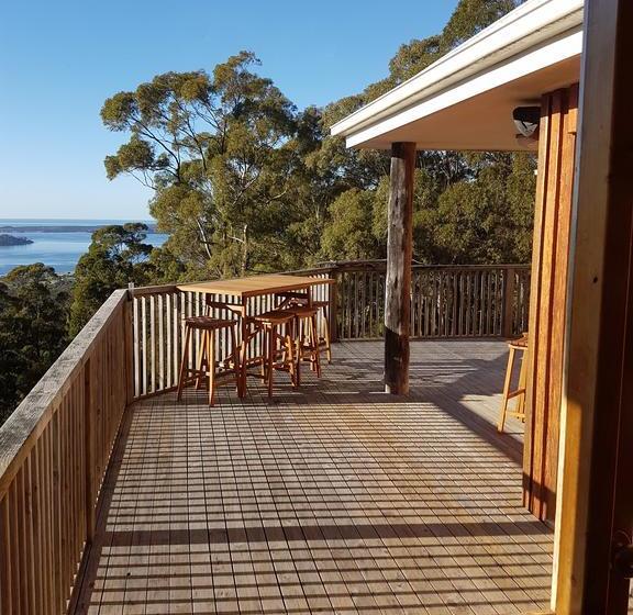 Hotel Bed In The Tree Tops B&b | Forest Hill | Victoria | Australia 5