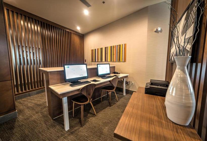 Hotel Holiday Inn Express & Suites West Edmonton Mall Area | Edmonton | Alberta | Canada 15