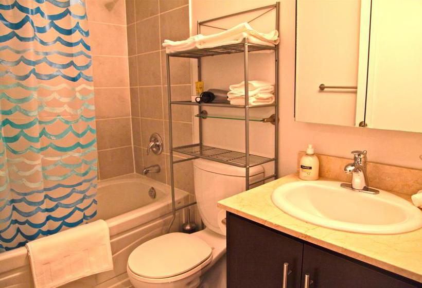 Red Maple Suites Blue Jays Way | Toronto | Ontario | Canada 11