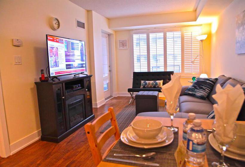 Red Maple Suites Blue Jays Way | Toronto | Ontario | Canada 17