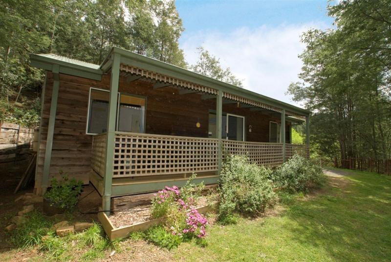 Hotel Hill 'n' Dale Farm Cottages | Melbourne | Victoria | Australia 8