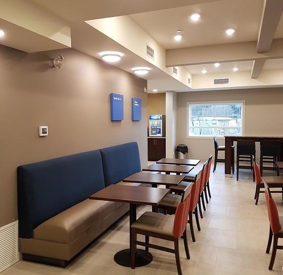 Hotel Comfort Inn & Suites Terrace | Terrace | British Columbia | Canada 16