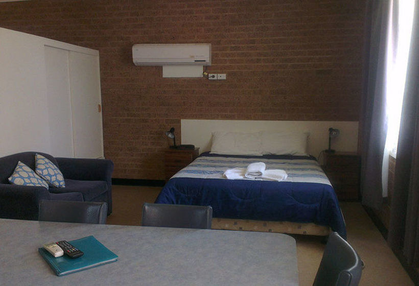 Hotel Lake Talbot Tourist Park | Narrandera | New South Wales | Australia 2