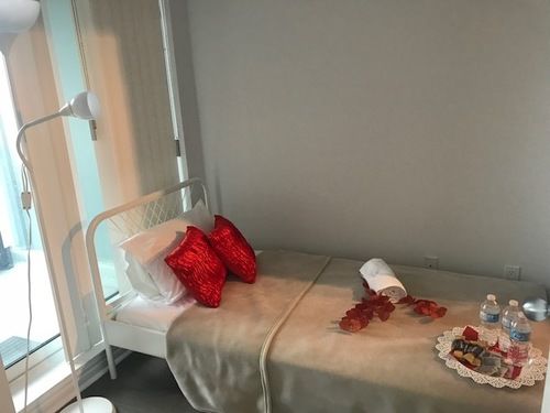 Kashaneh Guest House Harrison Garden | Toronto | Ontario | Canada 13