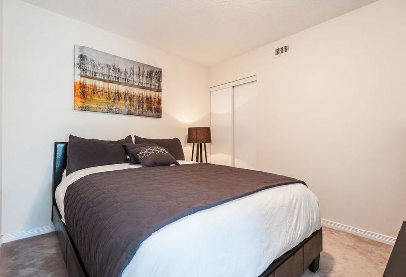 Life Suites Front And Spadina | Toronto | Ontario | Canada 4