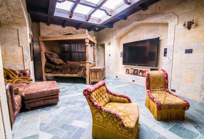 Hotel Stone Hall Castle | Regina | Saskatchewan | Canada 1