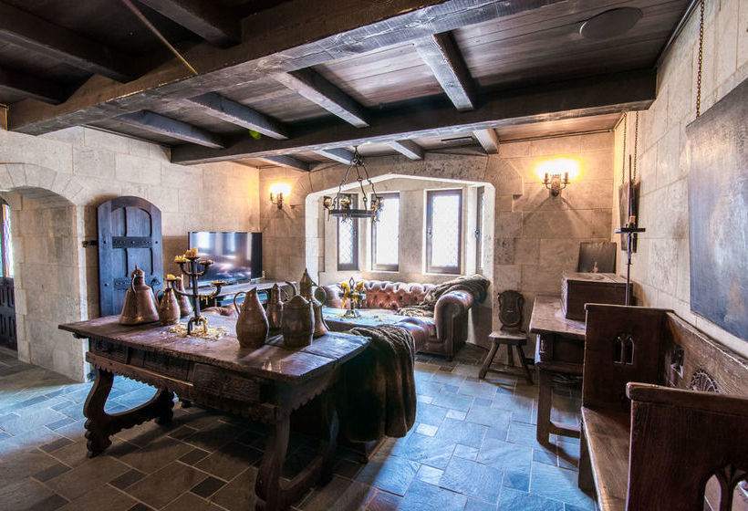 Hotel Stone Hall Castle | Regina | Saskatchewan | Canada 19