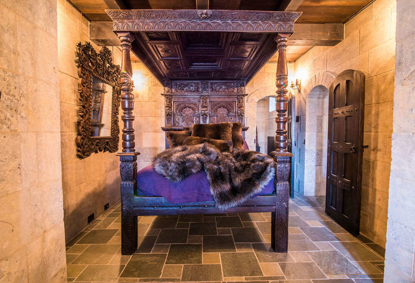 Hotel Stone Hall Castle | Regina | Saskatchewan | Canada 3